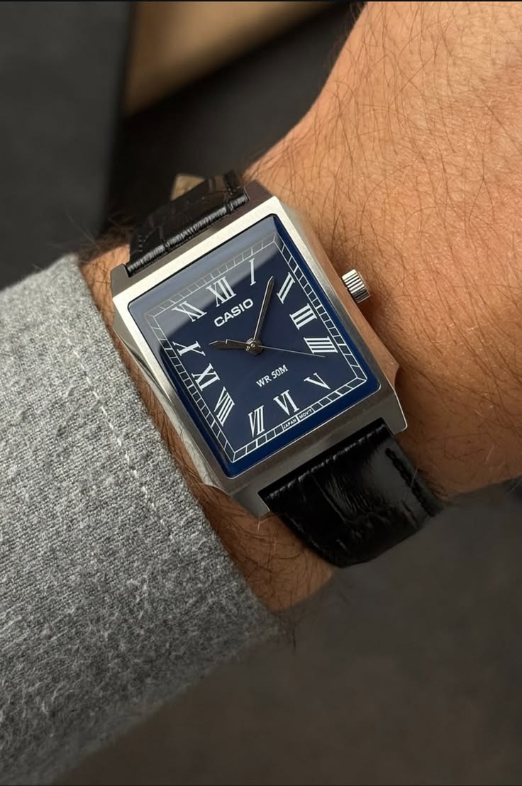 Royal Blue، لون أزرق وأسود
